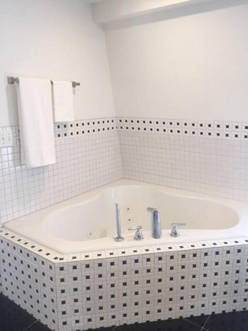 Luxury Three Story Apartment In Short North Columbus Eksteriør bilde